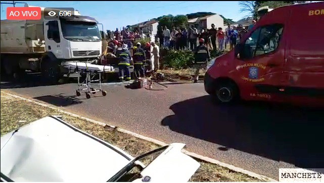 acidente contorno sul 12 07 Caminhão colide contra veículo da secretaria de saúde de Cianorte