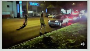 travesti av colombo acidente "Meninas de Bolas" brigam por ponto e uma acaba atropelada na Colombo