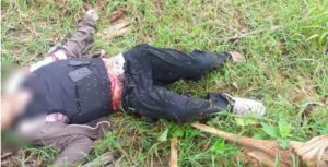 assaltante morto Quatro bandidos morrem em confronto com a PM em Munhoz de Melo