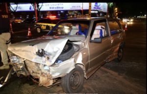 acidente 1 Motorista bêbada causa acidente na Colombo em Maringá