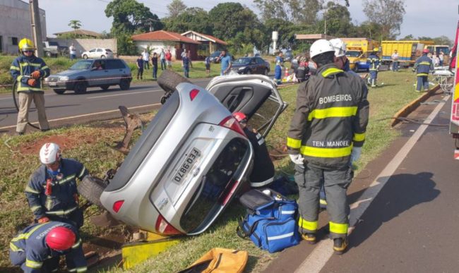 acidente br 376 1 Carros capotam e deixam cinco vítimas feridas em acidente na BR-376