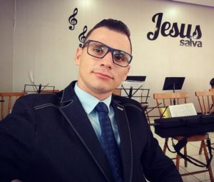 vitima acidente pr 444 Chuva pode ter contribuído para morte de cantor gospel em acidente na rodovia