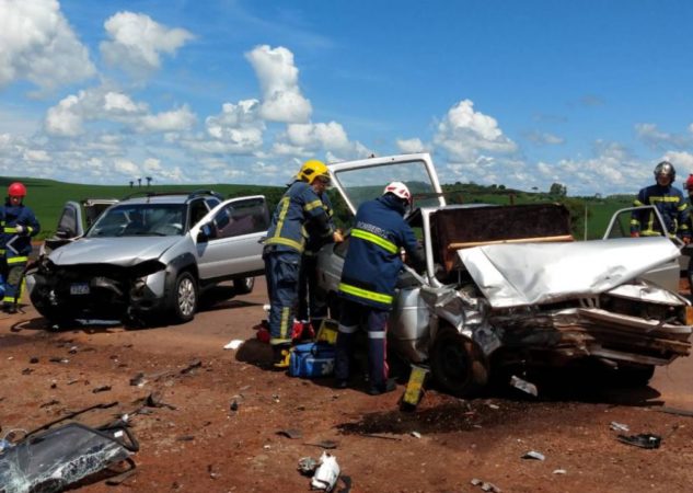 acidente vitimas pr 323 Seis pessoas ficam feridas em acidente gravíssimo na PR-323