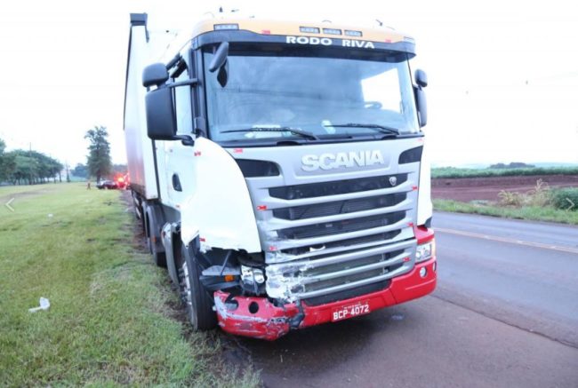 acidente pr 317 carreta Colisão frontal na rodovia 317 deixa motorista morto