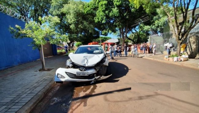 atropelamento acidente Mulher morre atropelada na calçada após batida entre carros em Maringá