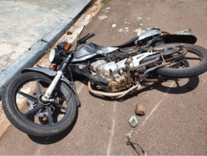 acidente maringa carro moto Adolescente causa acidente gravíssimo em Maringá