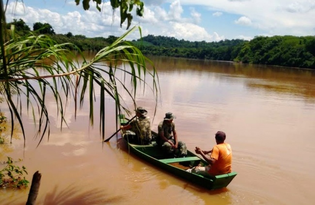 Policia Ambiental Patrulheiros apreendem arma de caça e redes de pesca