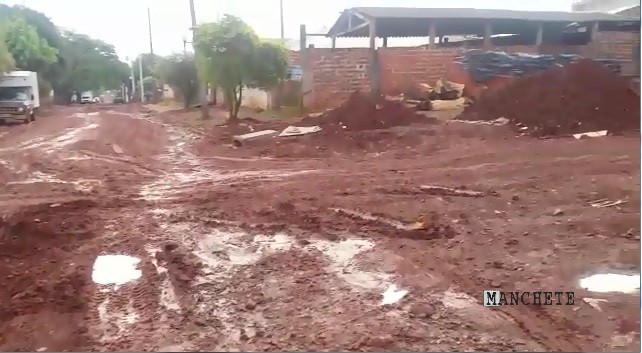 Foto de Quando chove é barro…quando está seco é pó