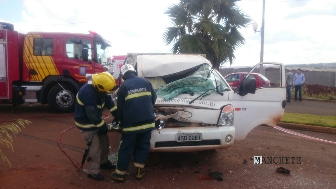 Foto de Maringá: Acidente entre caminhões deixa um morto e um ferido