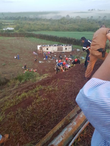 Foto de Acidente com ônibus deixa 7 mortos