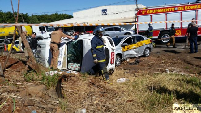 Foto de Carro de transportadora se envolve em acidente e motorista foge