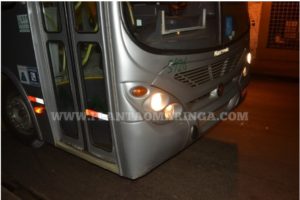 acidente onibus Ciclista colide com ônibus após invadir preferencial
