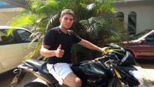 nagib correa Motociclista colide contra semáforo e morre em Maringá