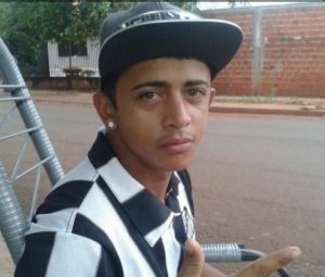 Willian Jhonathan Cardoso dos Santos Motociclista colide contra poste e morre em Sarandi