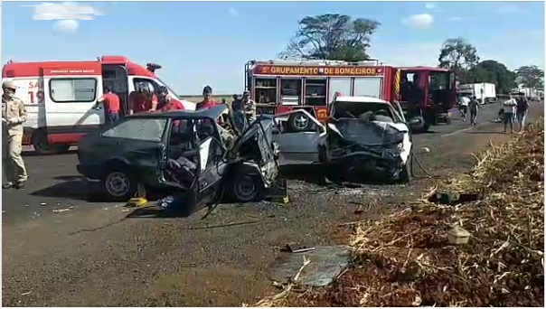 Foto de Acidente na 323 deixa 4 feridos e um morto