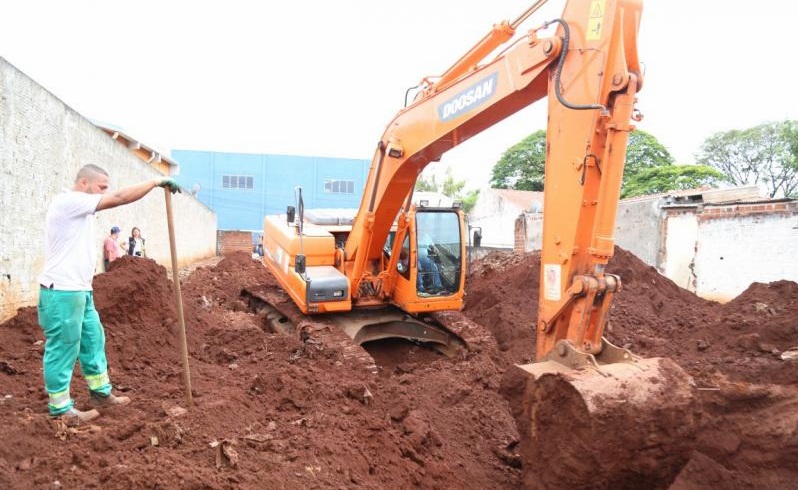 Foto de Restos mortais são encontrados em terreno na Vila Operária