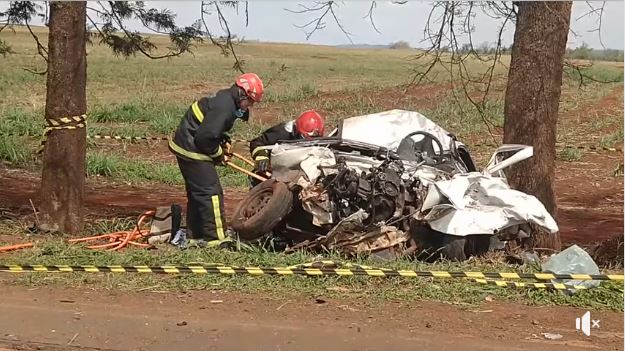 Foto de Motorista morre ao colidir contra ônibus na PR 455