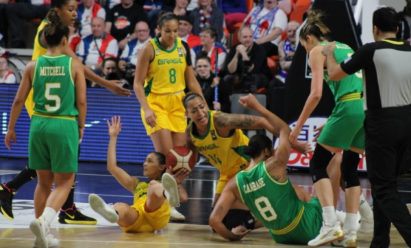 Foto de Seleção feminina de basquete perde para Austrália e fica fora dos Jogos de Tóquio