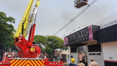 Foto de Empresa de decoração para eventos é destruída pelo fogo em Maringá