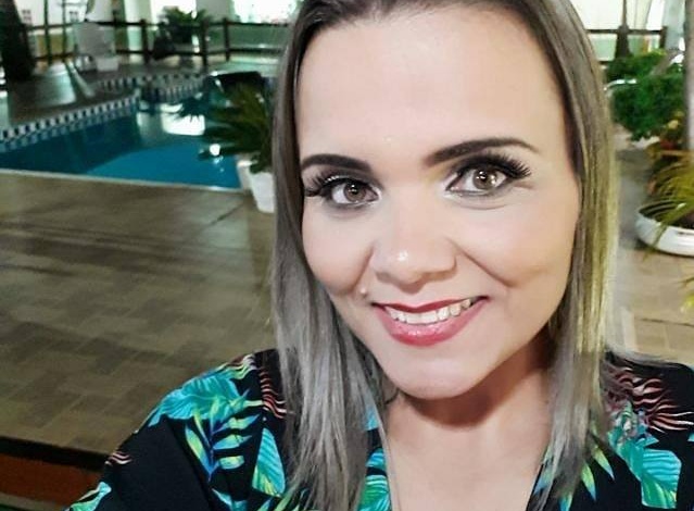 VANESSA BUZIQUIA 23 12 Niver