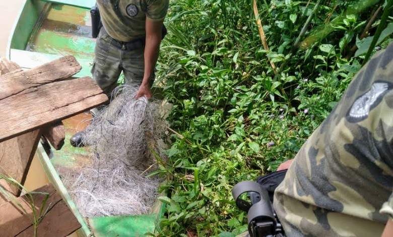 Patrulheiros apreendem arma de caça e redes de pesca 1 Policia ambiental apreensao Patrulheiros apreendem arma de caça e redes de pesca