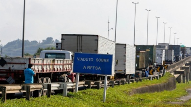 Foto de Justiça proíbe que caminhoneiros bloqueem estradas no PR