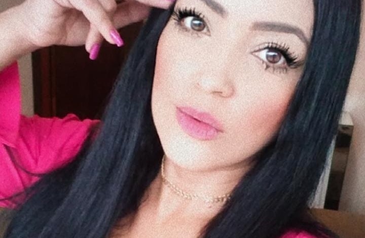 ALINE PEREIRA 27 03 Niver