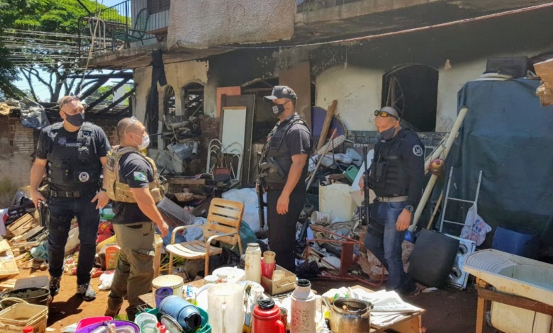 Ação integrada fecha sobrado com risco sanitário 1 Acao sujeira Ação integrada fecha sobrado com risco sanitário