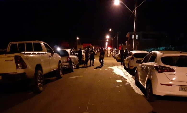 Festa clandestina Fiscalização acaba com festa clandestina em Maringá