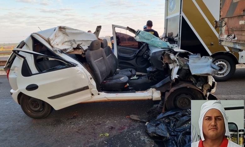 Após sair do trabalho homem morre em acidente entre carro e carreta em Maringá 1 ACIDENTE MARINGA Após sair do trabalho homem morre em acidente entre carro e carreta em Maringá