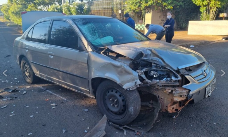 Funcionária de escola municipal sofre grave acidente 1 acidente mga carro moto Funcionária de escola municipal sofre grave acidente