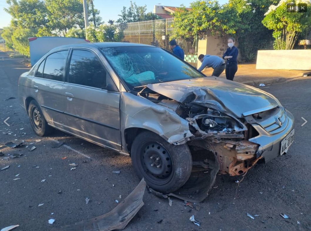 acidente mga carro moto Funcionária de escola municipal sofre grave acidente