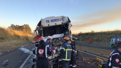 Foto de Acidente grave entre dois caminhões