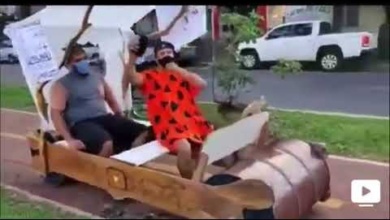 Foto de Jovens são flagrados com carro dos “Flintstones” em Maringá