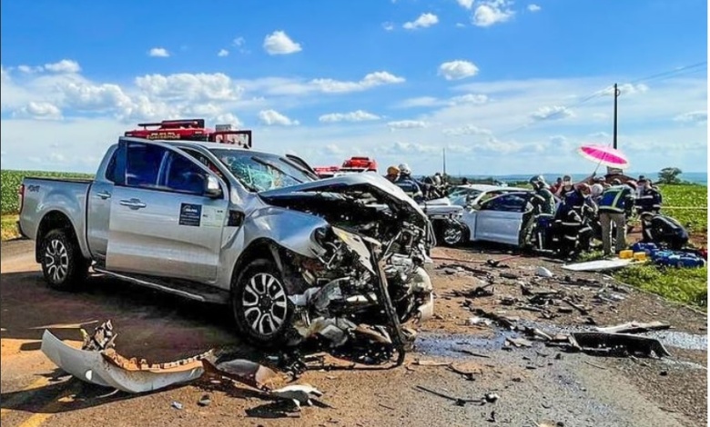 Mulher morre e várias pessoas ficaram feridas em um grave acidente na PR 317 1 acidente pr 317 Mulher morre e várias pessoas ficaram feridas em um grave acidente na PR 317