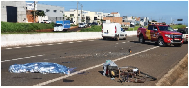 acidente contorno Ciclista é atropelado por carreta a caminho do trabalho