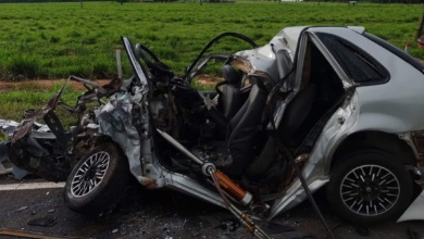 Foto de Motorista morre na hora ao bater de frente com carreta de Maringá