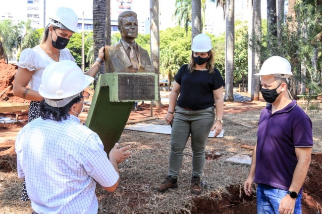 praca napoleao fiscal Prefeitura de Maringá vistoria andamento das obras na Praça Napoleão Moreira da Silva