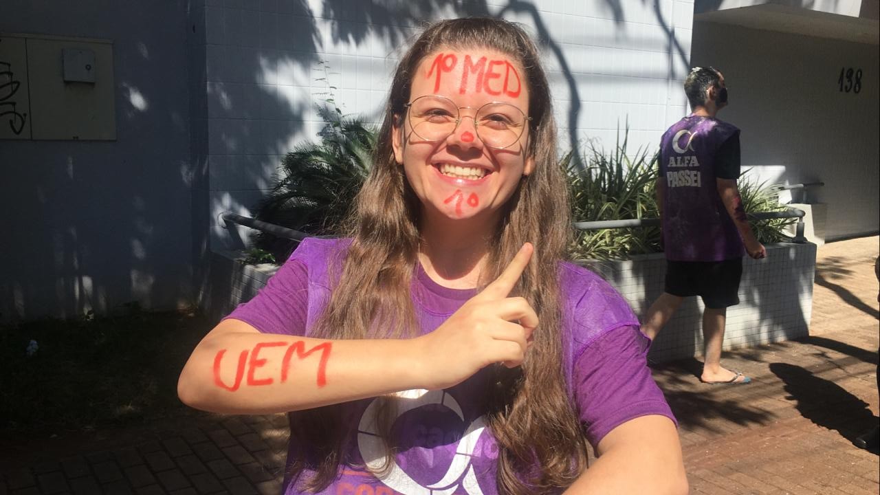 Milena Babugia Pinto Maringaense de 24 anos é a primeira colocada no Vestibular 2021 da UEM