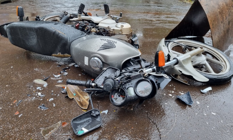 acidente moto Motorista de caminhão avança preferencial e provoca acidente fatal