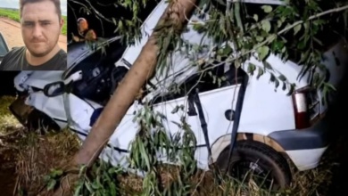 Foto de Rapaz perde a vida após bater carro em árvore