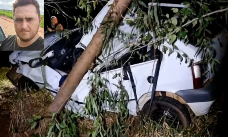 acidente 1 Rapaz perde a vida após bater carro em árvore
