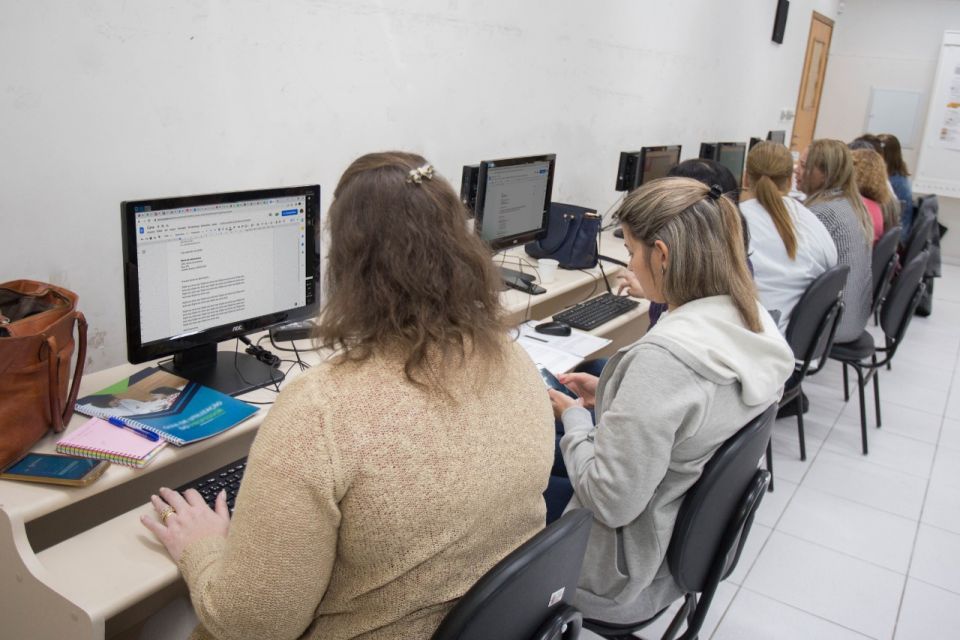 curso mulher informatica Prefeitura de Maringá oferece curso gratuito de informática básica para mulheres