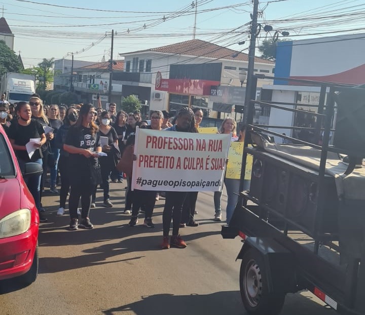 paicandu Professores de Paiçandu protestam