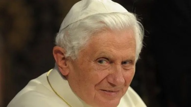 Foto de Morre Bento XVI, aos 95 anos