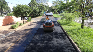 Foto de Equipes avançam e iniciam recapeamento com asfalto ecológico em Maringá