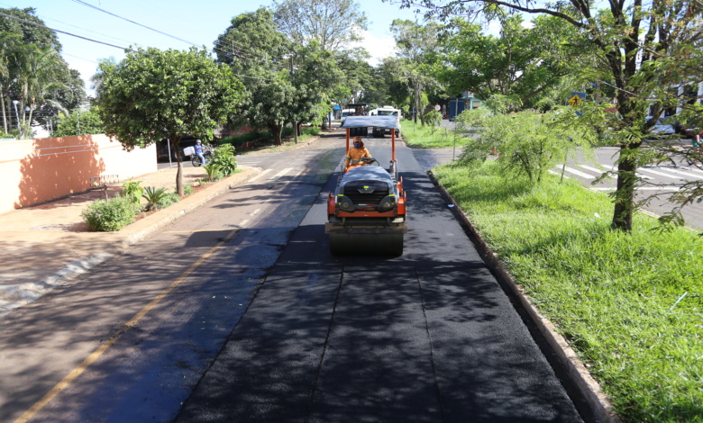 asfalto maringa Equipes avançam e iniciam recapeamento com asfalto ecológico em Maringá