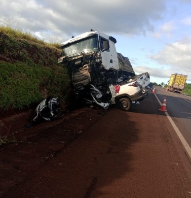 acidente Acidente em rodovia mata dois moradores de Maringá