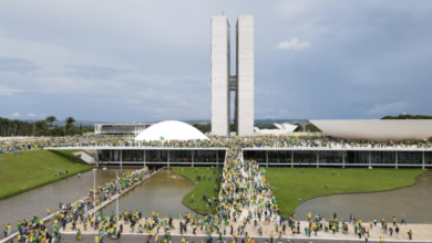 Foto de Deputado Ricardo Barros, ex-líder de Bolsonaro, tenta justificar invasão das sedes dos três poderes