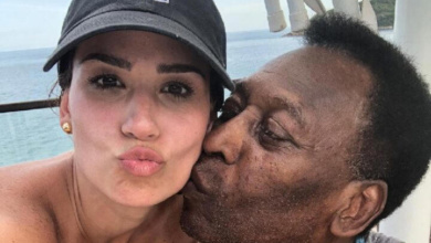 Foto de Mulher entra na briga para beliscar um pedaço da herança de R$ 75 milhões de Pelé